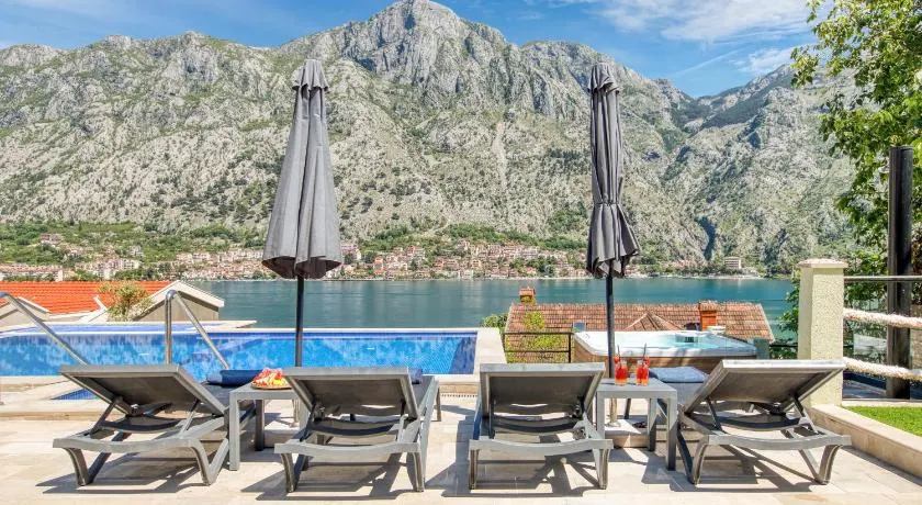 Dekaderon Lux Apartments - Image 1