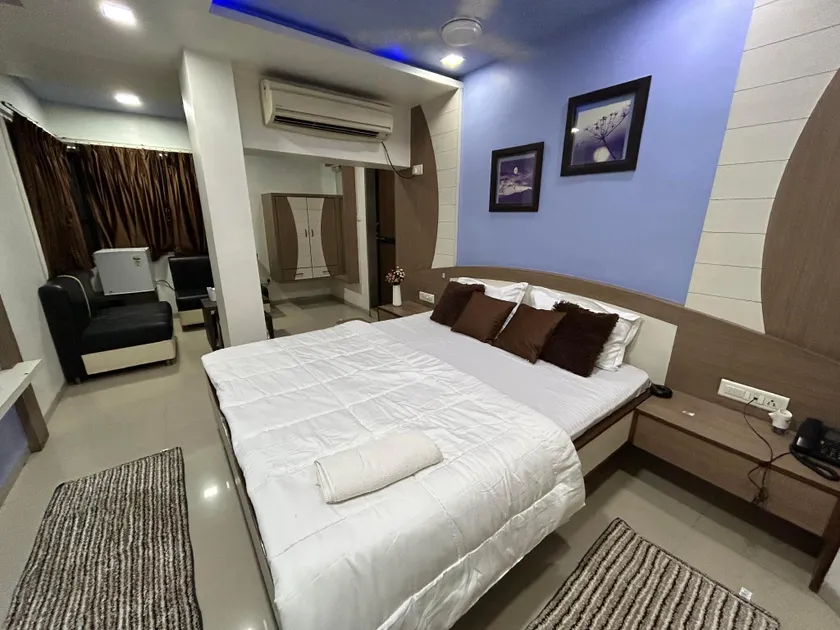 Hotel Planet - Image 1