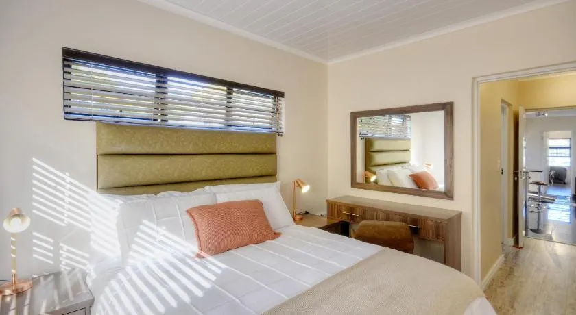 9a@Crassula Way - Image 1