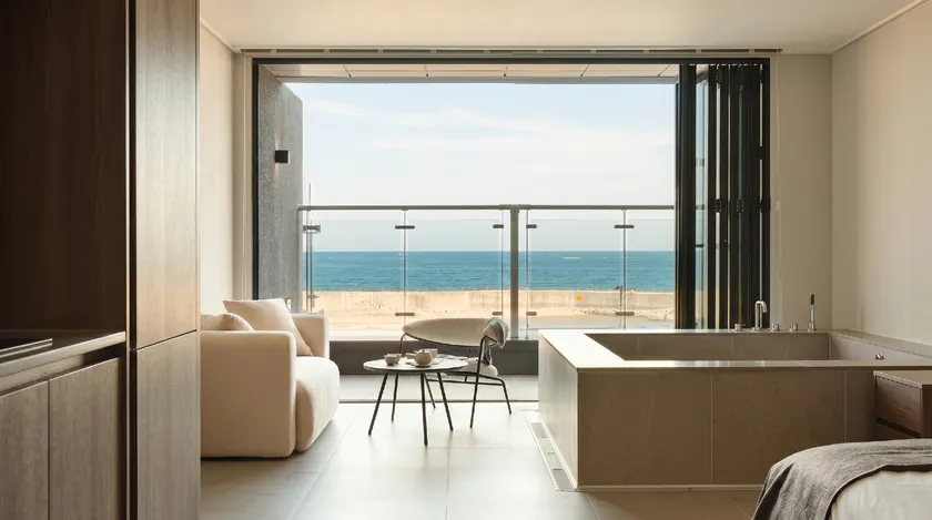Plott The One Sokcho Xiella The Beach - Image 1