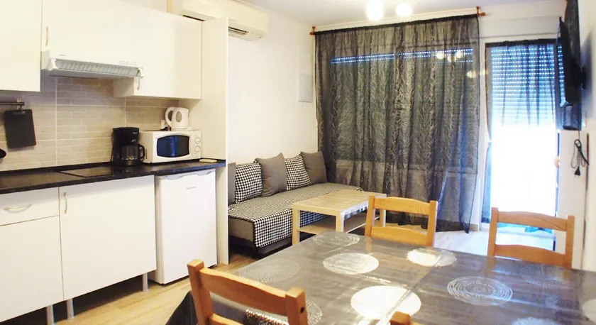 Inftour President 1 Apartamento - Image 1
