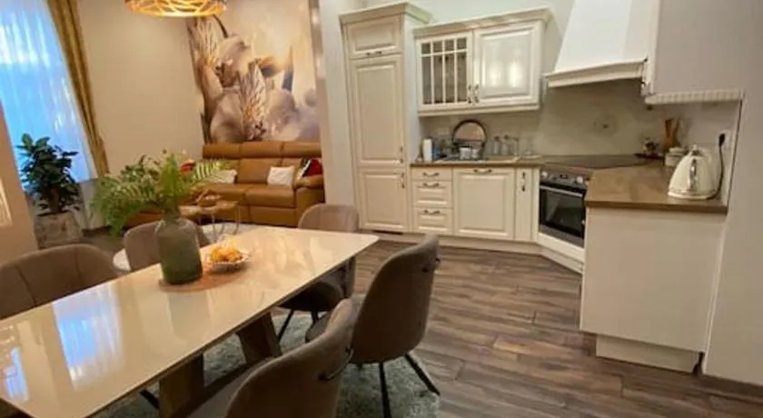 Robert's Apartment - Image 1