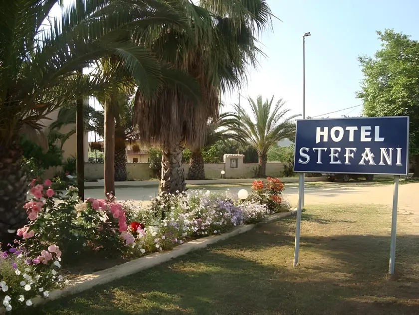 Hotel Stefani - Image 1