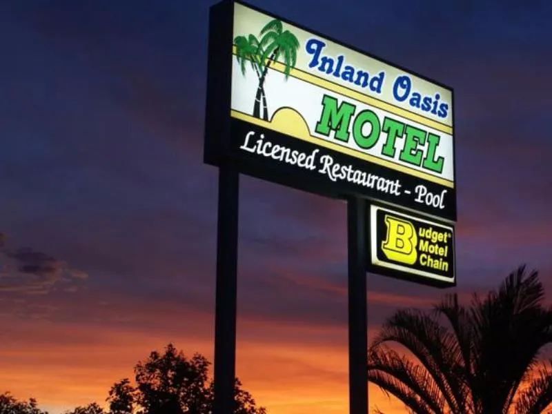 Inland Oasis Motel - Image 1