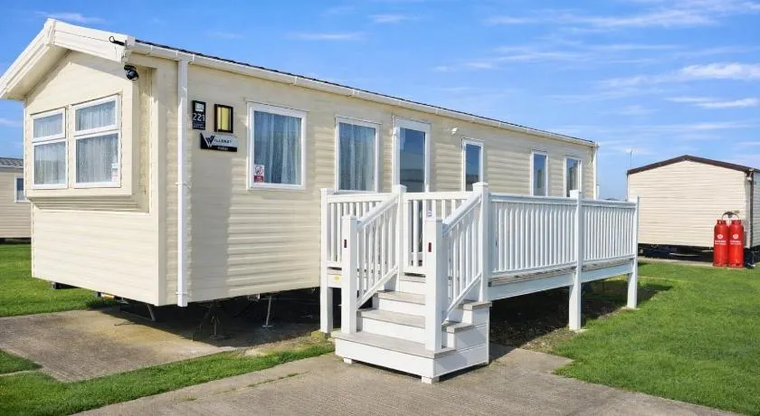 Magic Caravan Camber Sands - Image 1
