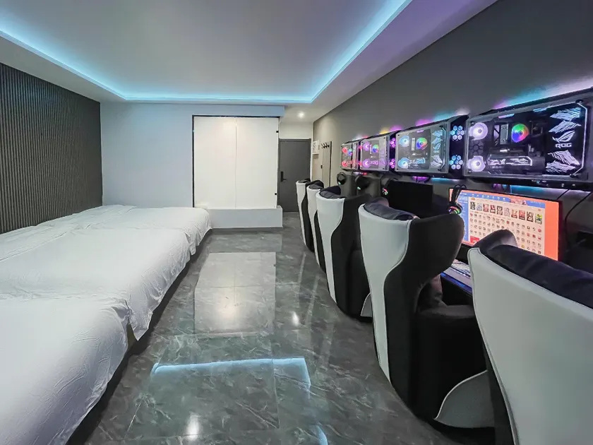 Cat's Tree Esports Hotel - Image 1