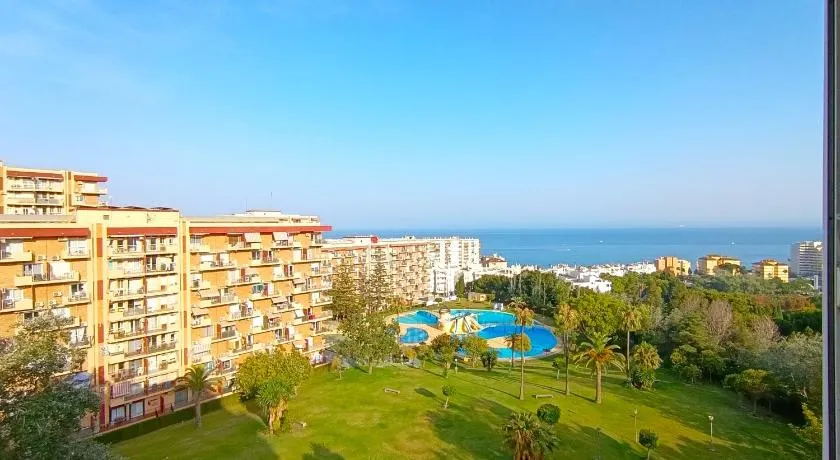 Studio avec piscine et terrasse | Vue mer - Image 1