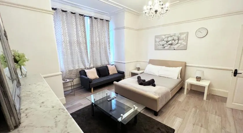 Norbury House - Apartment 1A - Image 1