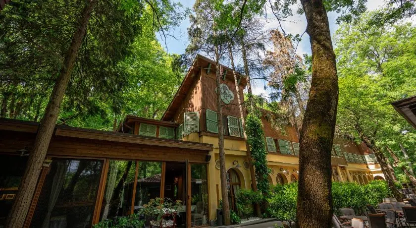 Villa VICTORIA Loven Park Boutique Rooms Sofia - Image 1
