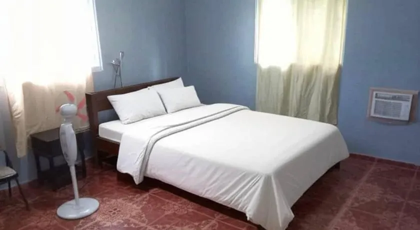 Chateau 24 Guesthouse - Image 1