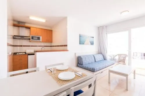 Apartamentos Avenida - Image 1