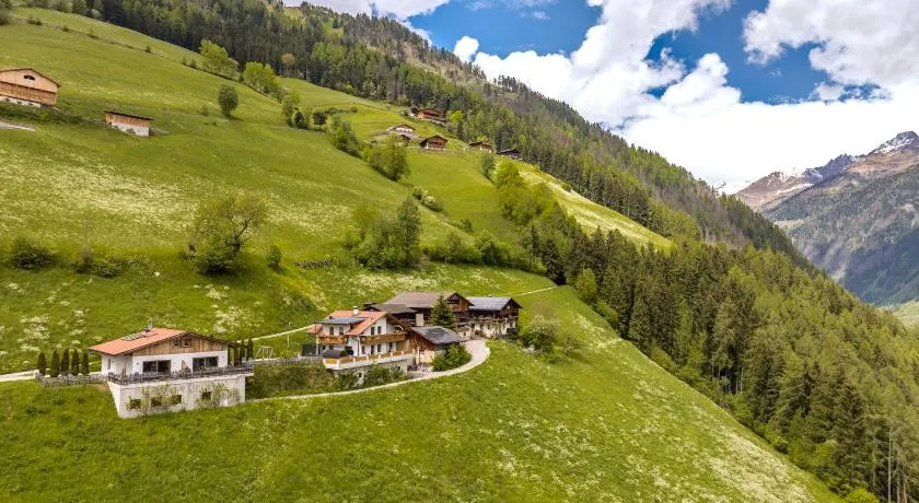Appartamento 'Tratterhof Apt Astjoch' con vista sulle montagne, terrazza privata e Wi-Fi - Image 1