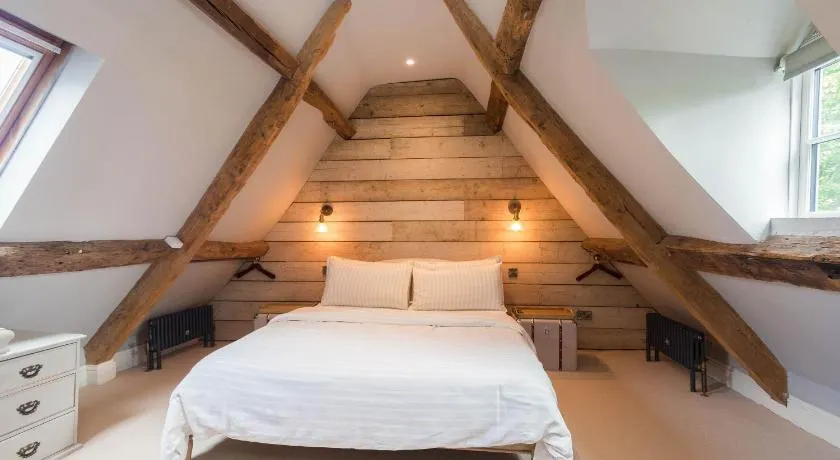 Cotswold Cottage- Central Witney - Image 1