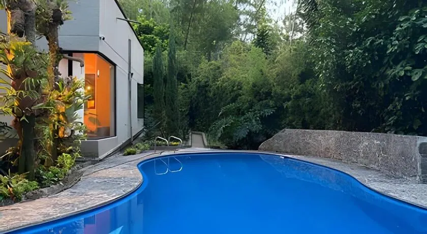NUEVA Mansion con piscina y jacuzzi, El Poblado - Image 1