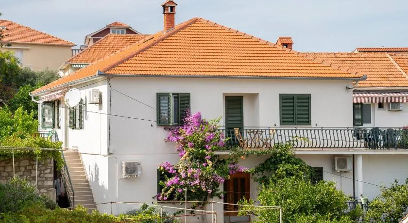 Nikola's spacious apartment - Image 1