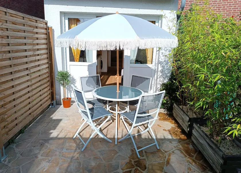 Cozy home & patio minutes from Versailles Domaine - Image 1