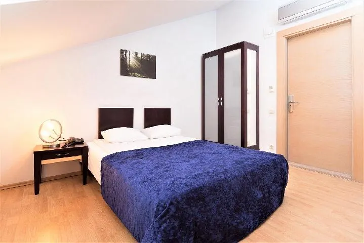 RIJA Riga City Centre Hotel - Image 1