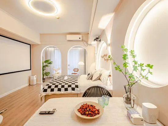 Shanghai Jingcai Apartment - Image 1