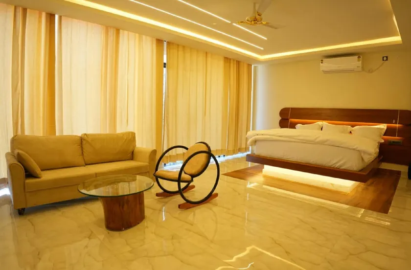 Mirror Hotels & Resorts - Image 1
