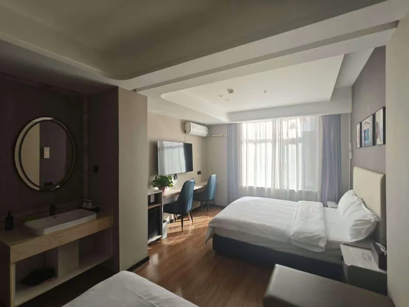 Eaton Premium Hotel (Lanzhou Bowen University of Science and Technology Branch) - Image 1