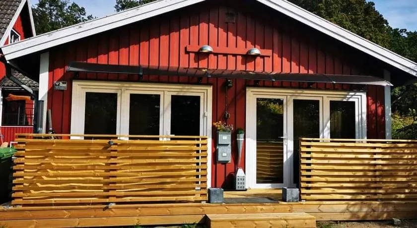 ÖLJERSJÖ COTTAGE - Image 1