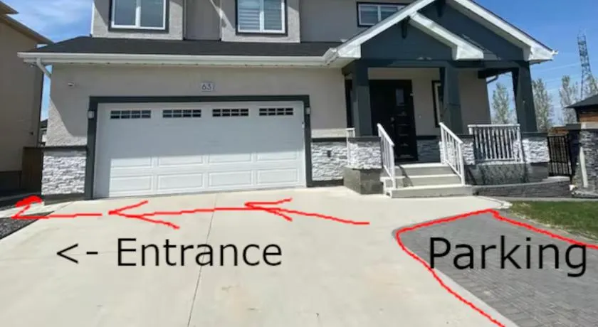 Private Entrance 2 Bed 1 Bath - Image 1