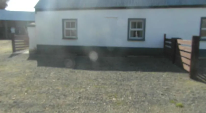 Country Studio - Image 1