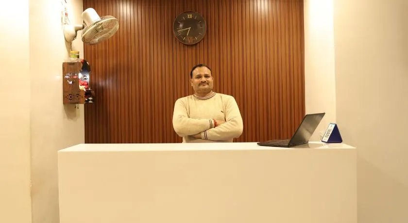 LUXURY ROOMS By HOTEL HARI PALACE - Image 1