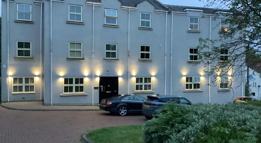 Yarm Luxury Apartments - Bank House - private gated carpark - Image 1