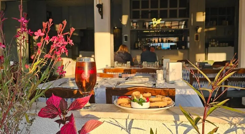 Bluetopas Otel - Image 1
