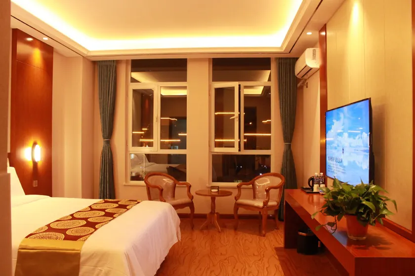 Xiji Fengruihe Hotel - Image 1