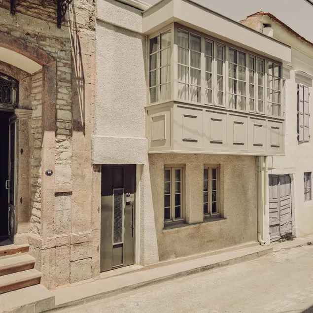 Karargah Urla - Image 1