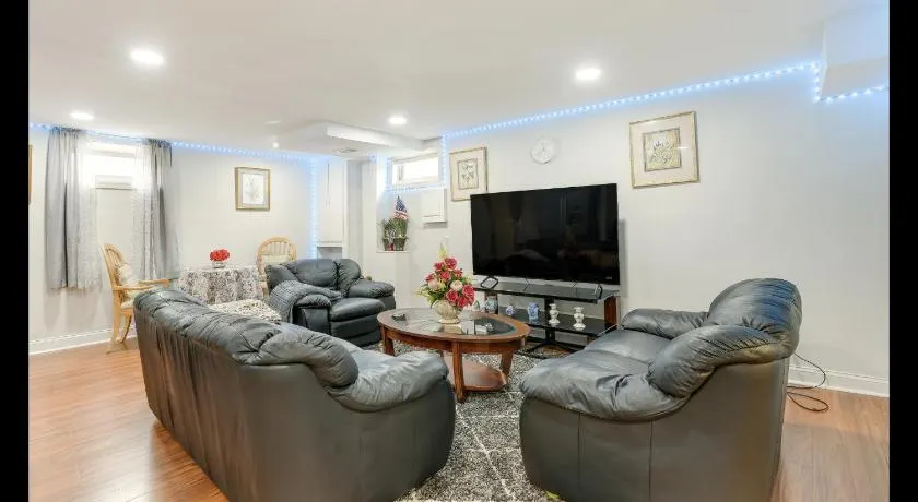 Splendid Cheerful 2-bedroom residential - Image 1