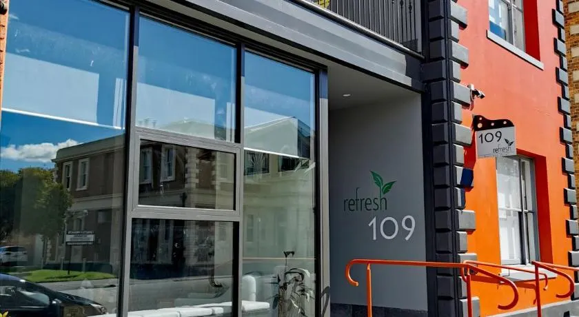 Refresh109 on Cameron - Image 1