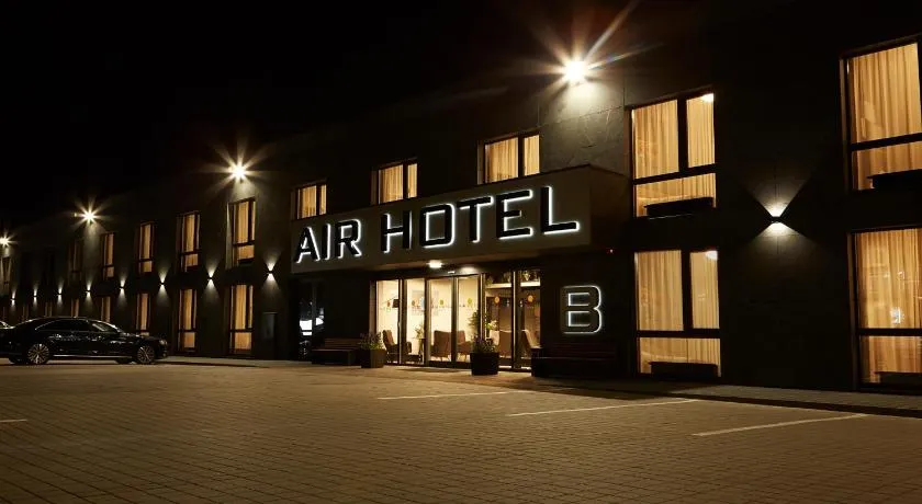 Air Hotel - Image 1