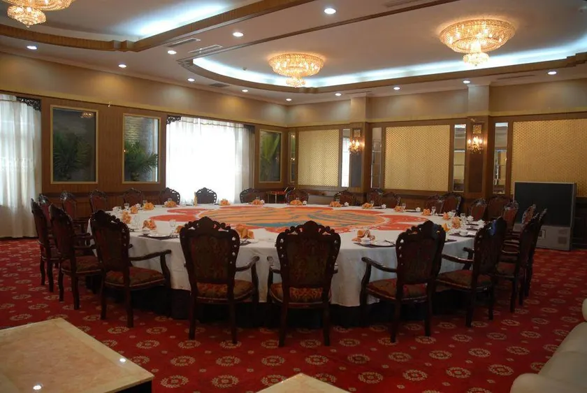 Puyang Hotel - Image 1