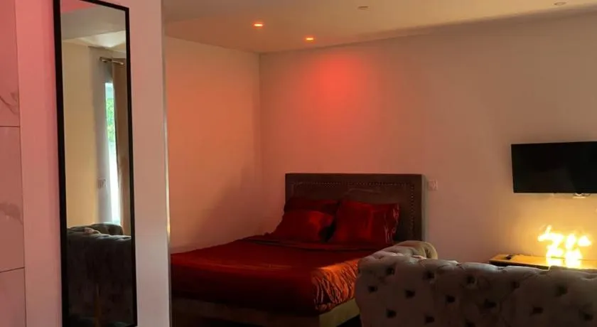 Red Room - Image 1
