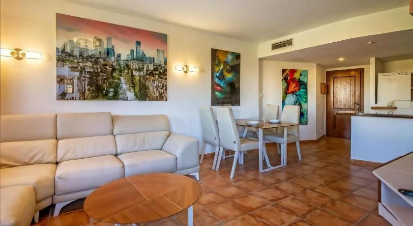 Stylish penthouse with private panoramic rooftop terrace - Image 1