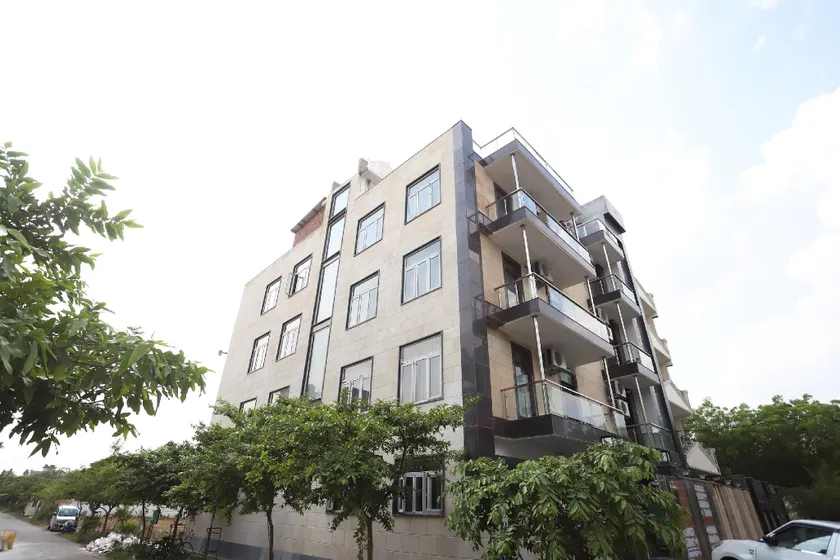 Capital O Peaceful Stays Near Iskcon Temple Noida - Image 1