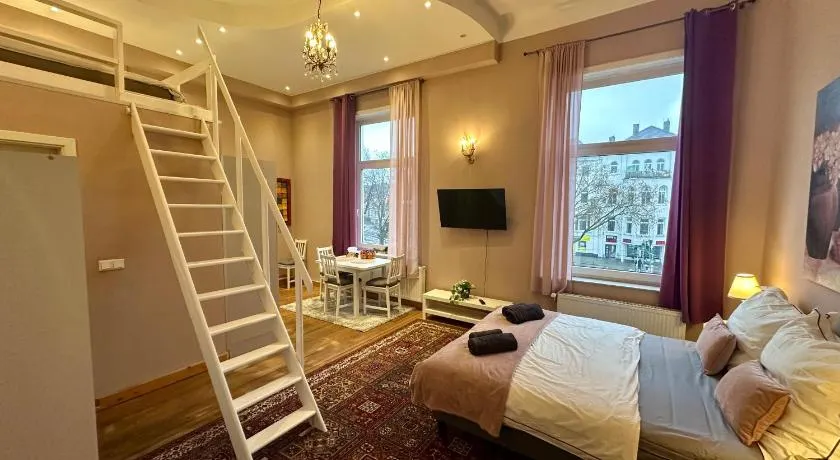 Royal Rose Suite in zentraler Lage - Image 1