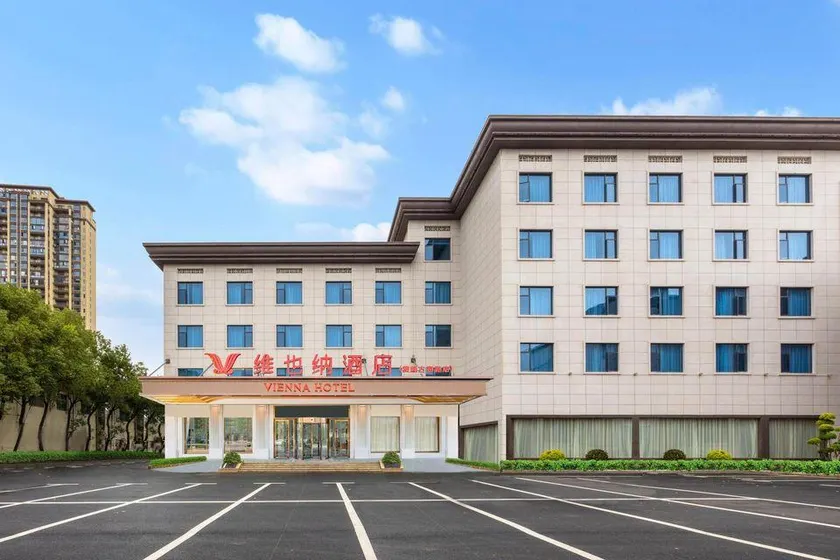 Vienna Hotel - Image 1