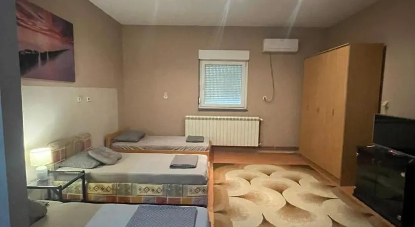 Prenociste Pecinci - Image 1