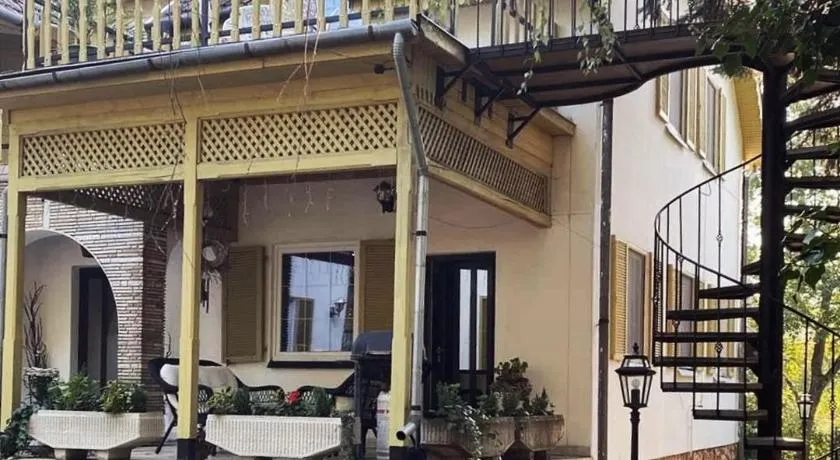 Liget Villa Szentendre - Image 1