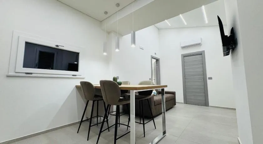 Ponente Amato Home - Image 1