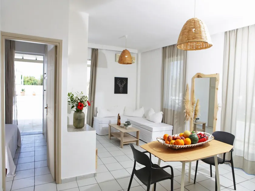 Apartment in Adelianos Kampos - Image 1
