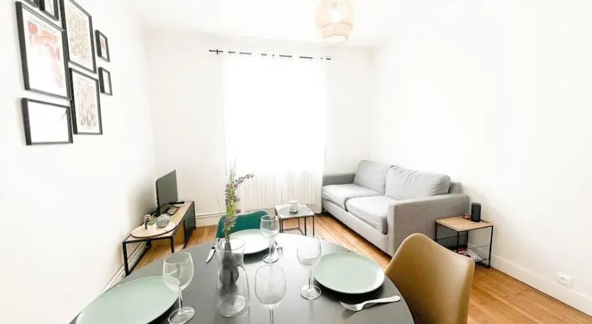 T2 Jardin, Centre, Gare, 5'plage - Image 1