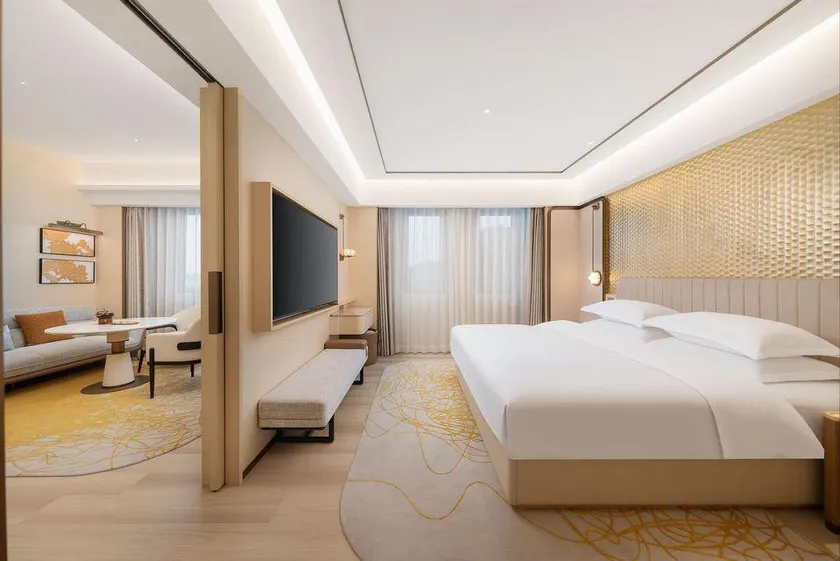 RICH HOTEL - Image 1