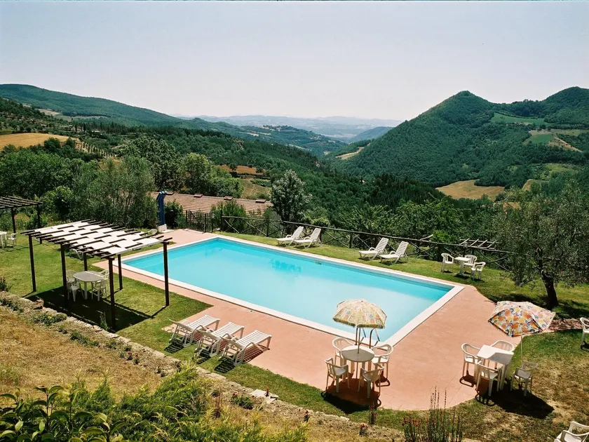 Farmhouse with stables, horses and the ability to make horseback riding - Image 1