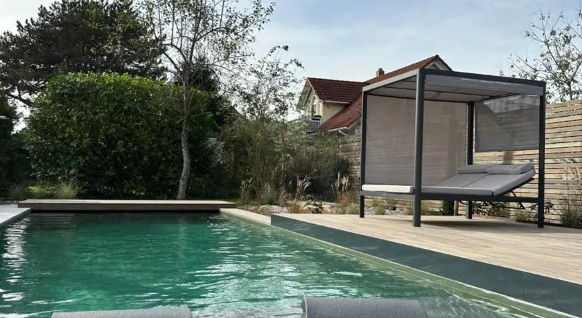 Stadtvilla mit Pool - Image 1