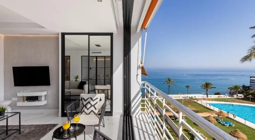 SUNSET BEACH Charming apartment with jacuzzi - Image 1